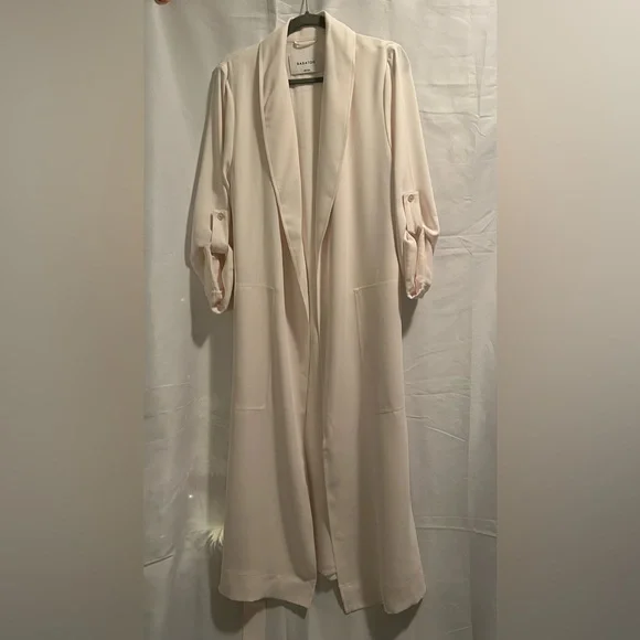 Aritzia Babaton Kahlo Robe - Picture 4 of 8